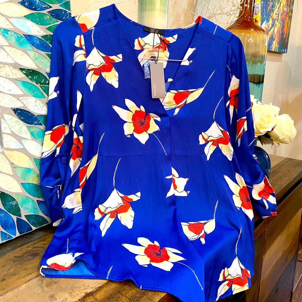 Parfois Blue Floral print Roll Tab button blouse